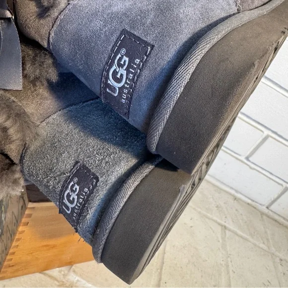 UGG Women's Bailey Bow Winter Boot Size 8 UGG S/N 1007308 - Picture 10 of 11